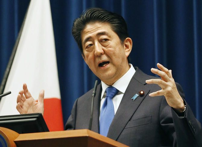 2016年6月1日東京・首相官邸で記者会見する安倍晋三元首相