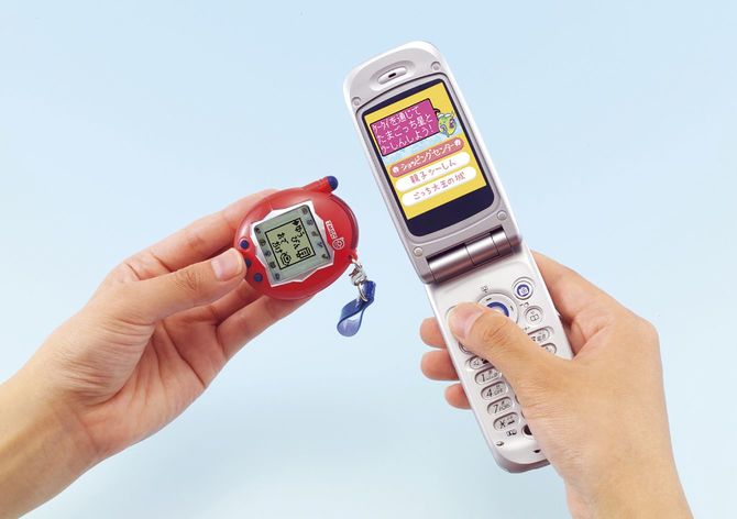 携帯電話との通信に対応した「祝ケータイかいツー!たまごっちプラス」