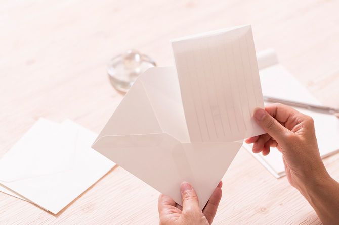 ほぼ100%のオーナーが「開封する」と答える(※写真はイメージです)