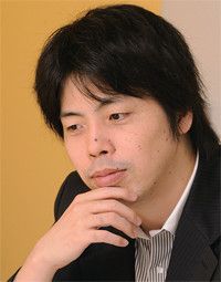 <strong>ミクシィ社長 笠原健治</strong>●1975年、大阪府生まれ。東京大学経済学部卒。97年に求人情報サイトの運営を開始し、99年にイー・マーキュリー（現ミクシィ）を設立。2006年、東証マザーズに株式上場。