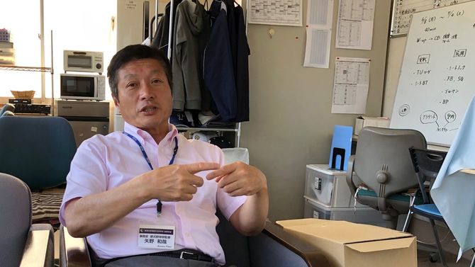 東洋大付属牛久高校硬式野球部の監督、矢野矢野和哉さん（58歳）。かつて東京ヤクルトスワローズの投手だった