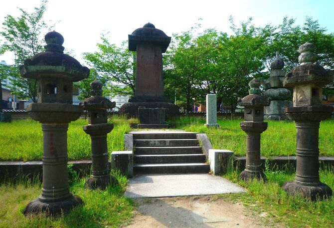 福岡市の崇福寺にある黒田官兵衛の墓