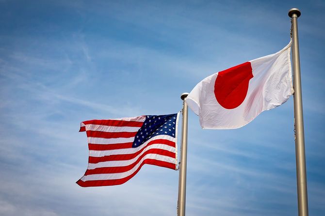 アメリカと日本の国旗