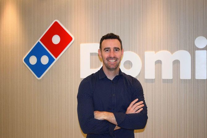 ドミノ・ピザ ジャパン マーケティング本部長のトッド・ライリーさん。取材はオンラインで実施した