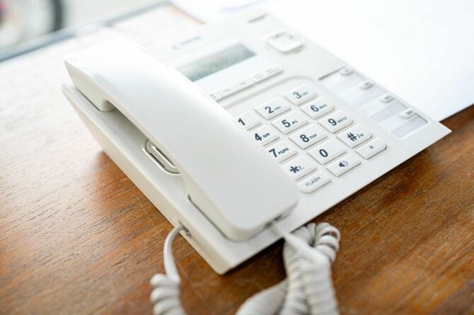 デスク上の電話