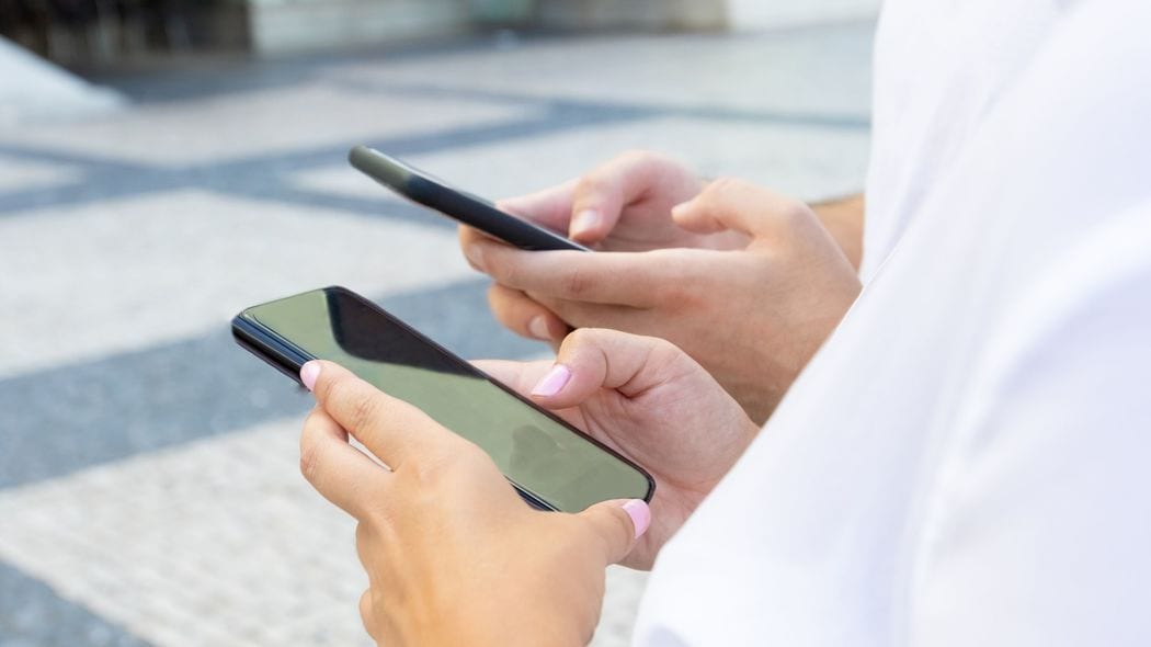 ｢三つ折りにして封筒に入れる｣ができないなんて…新入社員の｢考える力｣低下の恐ろしい実態 ｢考えるよりも先にネットで調べる人｣は要注意