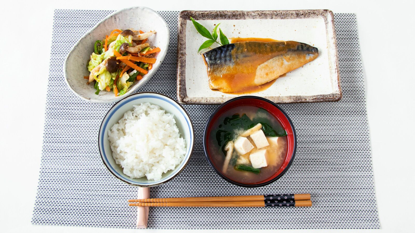 一汁三菜､主食は魚…日本人が当たり前に食べる｢和食｣が医学的に正しい長寿食だといえる理由 動脈硬化を防ぎ認知症リスクも低減させる