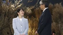 雨の大阪万博で愛子さまは即座に傘を持ち替えた…皇室研究家が確信した｢国民統合の象徴｣に近い存在感