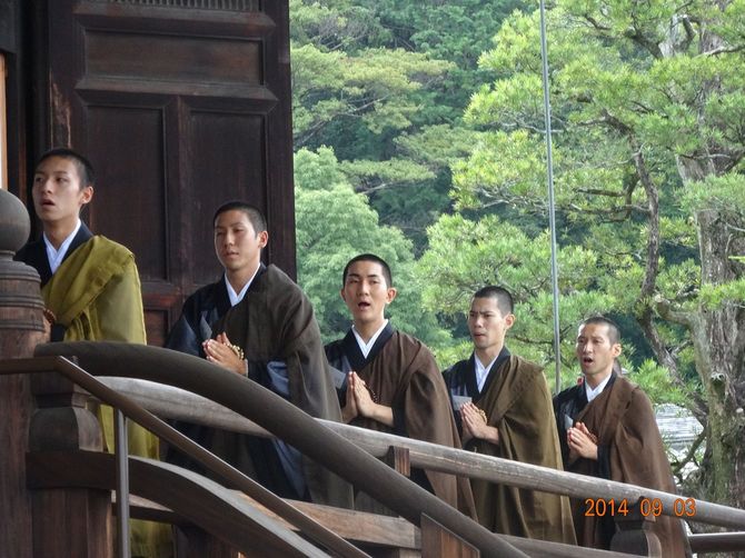 僧侶になるための修行の様子