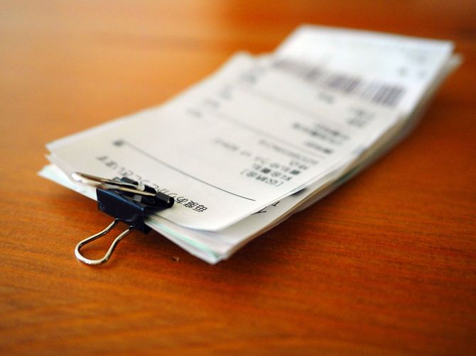 クリップで留めてあるレシート
