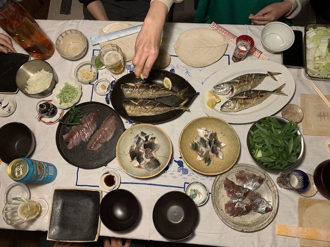 メアジ6尾、ムロアジ4尾で彩られた食卓。大人6人が満足できました