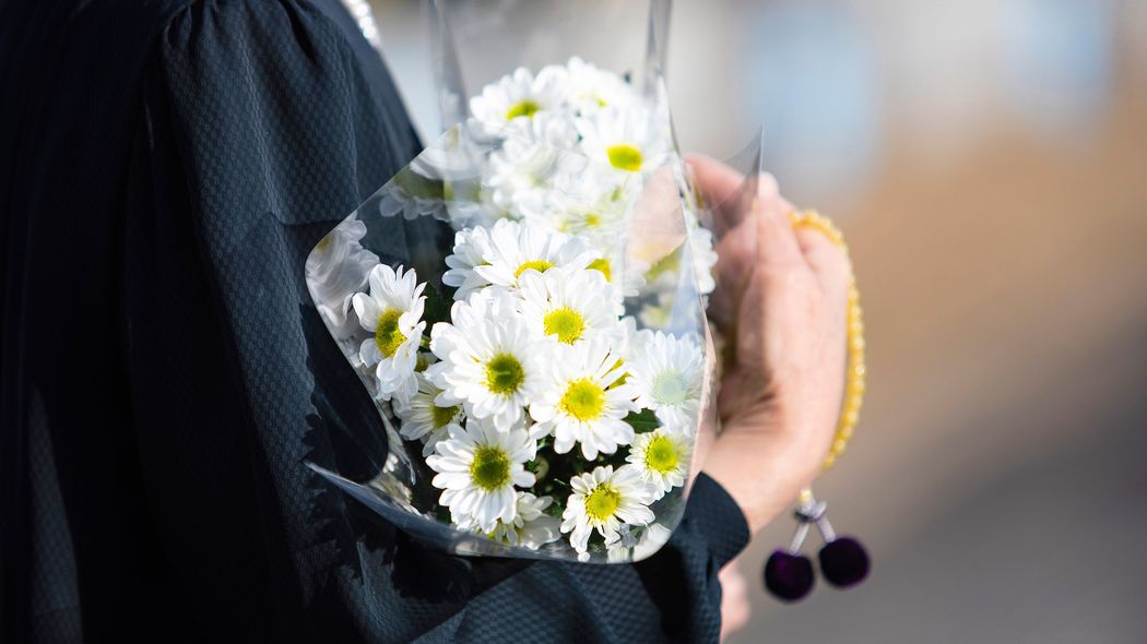 ｢返礼品もないのにどんどん香典を持参｣静かな家族葬が"同業者の会葬"に変わってしまったワケ 終活は万全なはずだったが…