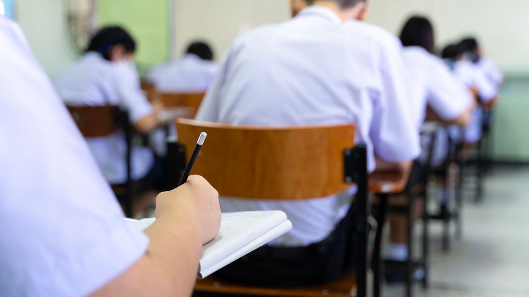 給与は上がり､持ち家率も高いのに…経済的に恵まれた｢ベビーブーム世代｣の幸福度が顕著に低い納得の理由 少子化には意外な利点がある