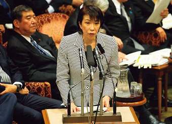 総務相が「電波停止」発言、公共の電波を使うテレビ局の苦しい立場