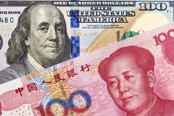 米ドルと人民元の紙幣