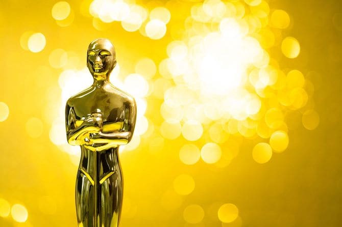 金のオスカー像