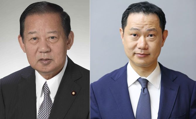 二階俊博氏（左）と和歌山新2区に出馬表明した三男の伸康氏