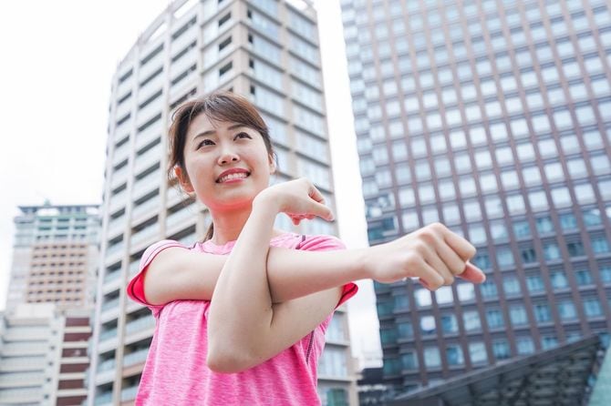 ストレッチの女性