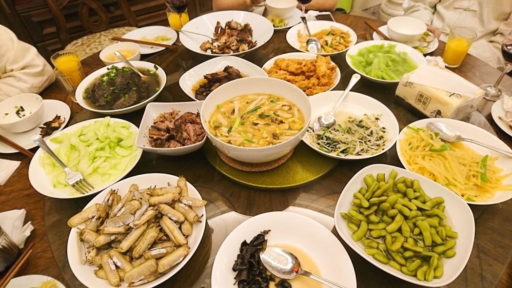 ｢食べ残すのが当たり前｣そんな"廃棄前提おじさん"に習近平が怒っている TikTokでは人気の大食い動画を禁止