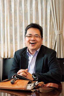 さかはらあつし●1966年、京都府生まれ。93年京都大学経済学部卒業後、電通に入社。95年3月20日の通勤中、地下鉄サリン事件に遭遇。同年電通退社後、96年に渡米。2000年にMBAを取得。01年、製作に協力した映画『おはぎ』がカンヌ国際映画祭にて短編映画賞を受賞した。