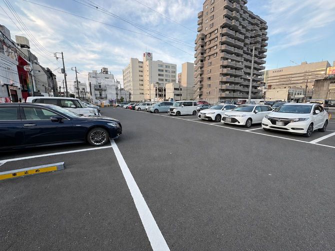 大工町の風俗街にある駐車場