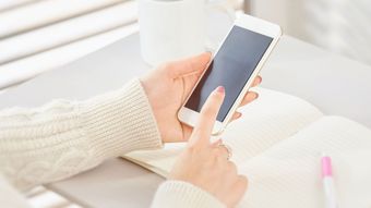そりゃ勉強しても頭に入らないわけだ…研究で判明｢IQが"徹夜明けと同じ状態"になる最悪のデスク環境｣