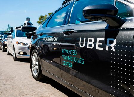 タクシーを潰して、Uberだけにすべきか 「早すぎる変化」に潜む 