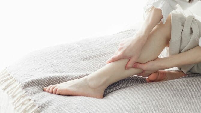 ふくらはぎをマッサージ