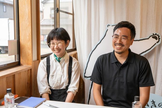 慎重派の礼さんと行動派の信吾さんは、二人三脚でニッチ市場を開拓してきた