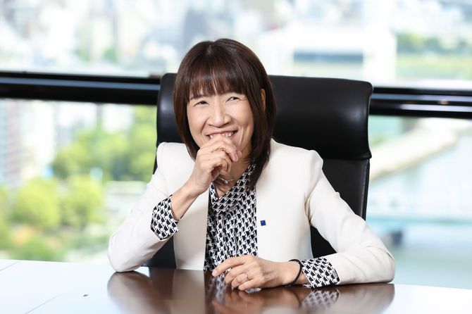 距離の近い部下からは「ねえさん」と呼ばれているそう。