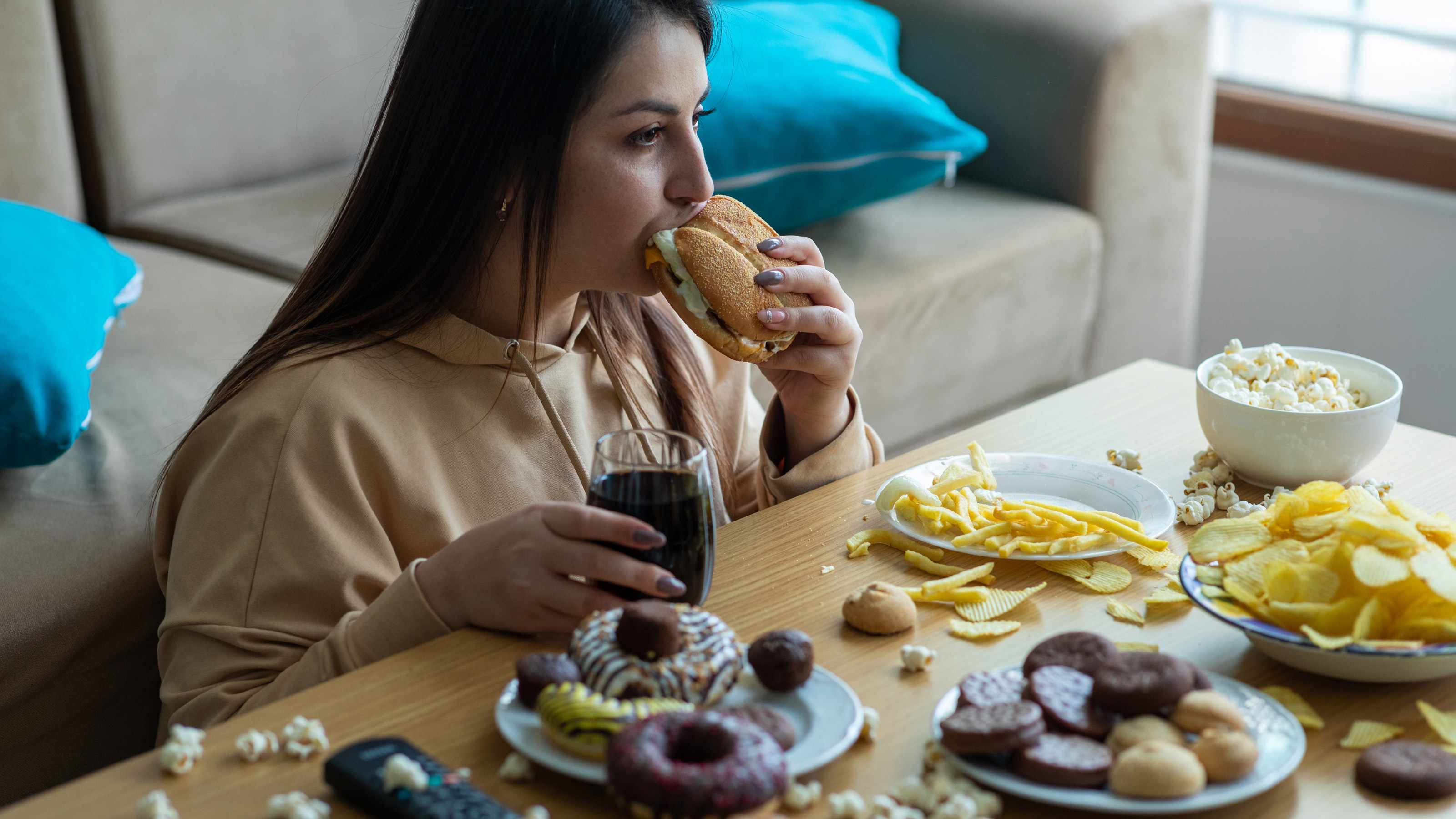 カロリー制限ダイエットは無意味 食べた分だけ太る は科学的に見て大間違いである 摂取カロリー減でも肥満率は上昇 President Online プレジデントオンライン