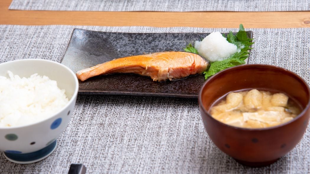 ｢朝食は何を?｣｢ふかふかのごはんと焼き鮭を…｣ニコニコとそう答えた父が認知症と判定されたワケ 湯気さえ感じさせるリアルな口ぶりだったが…