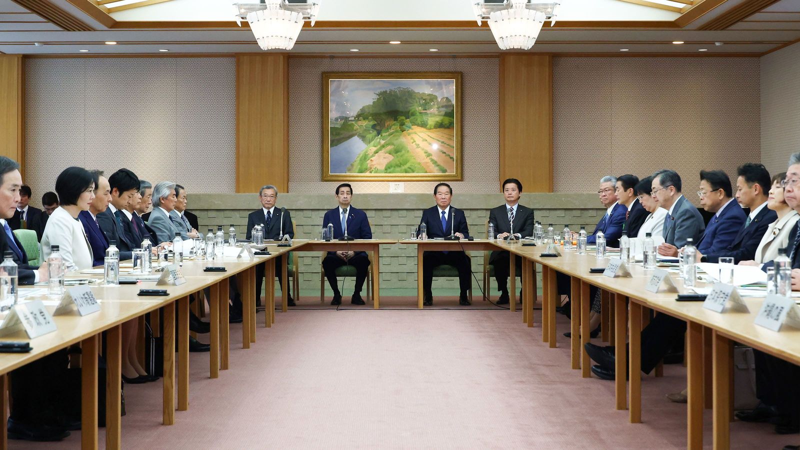 いつまで男系男子にこだわるのか…皇統を守るには｢女系天皇の可能性を排除すべきではない｣ 皇室典範改正に関する読売提言について