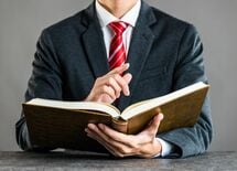 課長・部長・役員の4割は「読書しない」