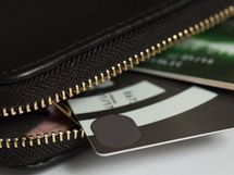 「共通ポイント」に集約すると、年8000円トクする！