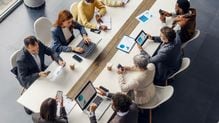 この人に深い話はやめておこう…英国の研究で分かった机上にあるだけで相手が心を閉ざす