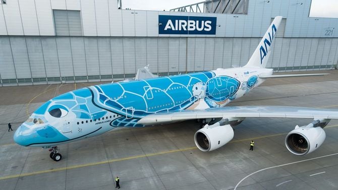 ANA A380 FLYING HONU