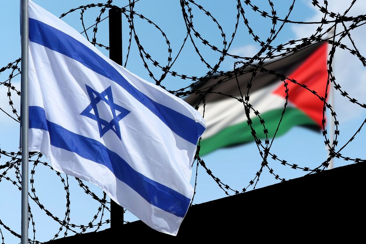 パレスチナとイスラエルの間の厳重に警備された国境
