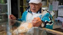 ｢年金だけで暮らせる｣のに午前3時から働く…82歳･横須賀の名物パン店主が｢老後の不安ゼロ｣でいられる理由