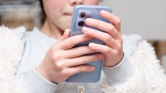 小学生976人の｢スクリーンタイムと脳｣を2年間追跡して判明…スマホの使いすぎよりも子供を蝕む悪習慣