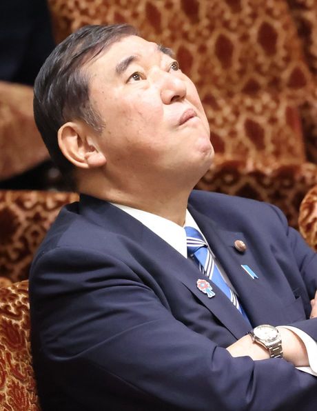 参院予算委員会で質問を聞く石破茂首相=2025年3月21日午後、国会内