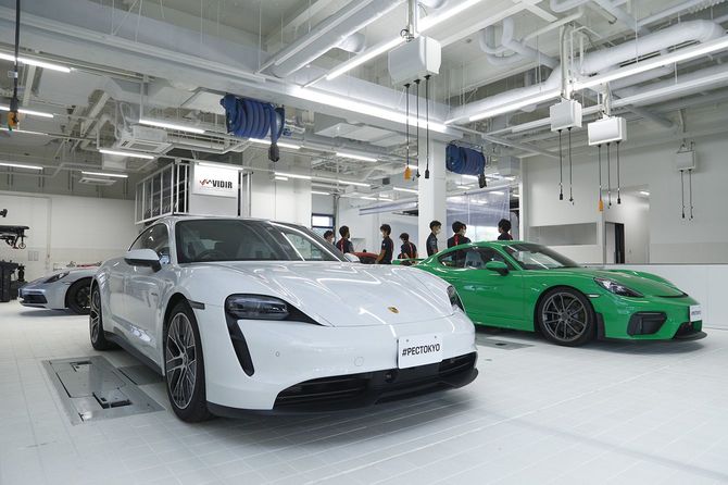 『ポルシェ・エクスペリエンスセンター東京』敷地内