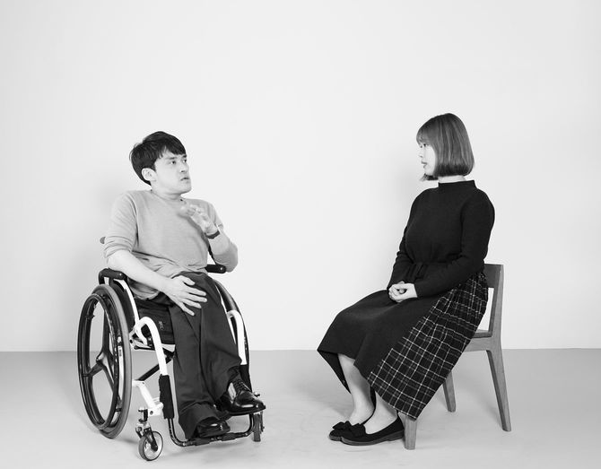 キム・チョヨプ氏（右）、キム・ウォニョン氏（左）の対談写真