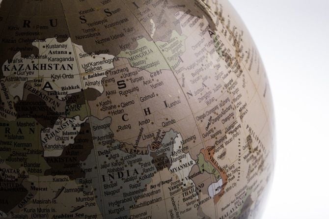 古い地球儀の中国とその周辺国