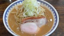 流行を追い求めない｢引き算の美学｣で大行列…｢故郷の味噌ラーメン｣に惚れた店主が妻と守り続ける｢雪国の味｣