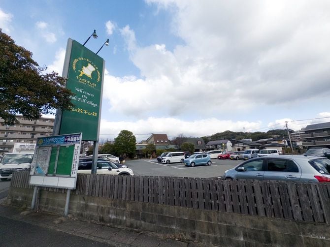 国産小麦パン工房フルフル松崎本店の駐車場