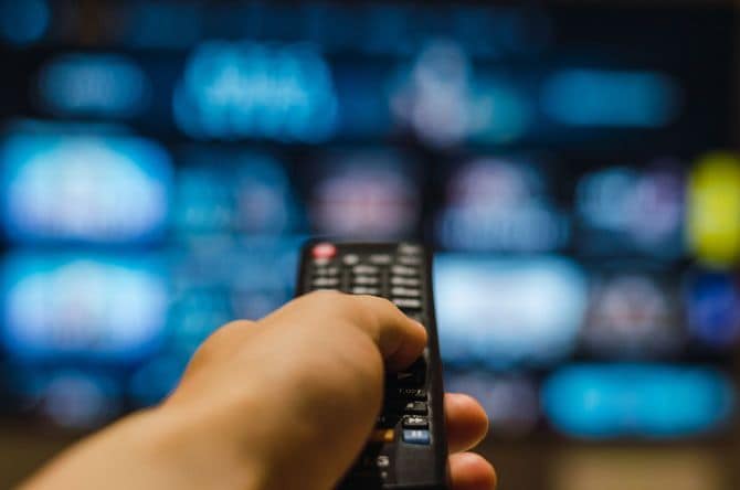 テレビリモコン