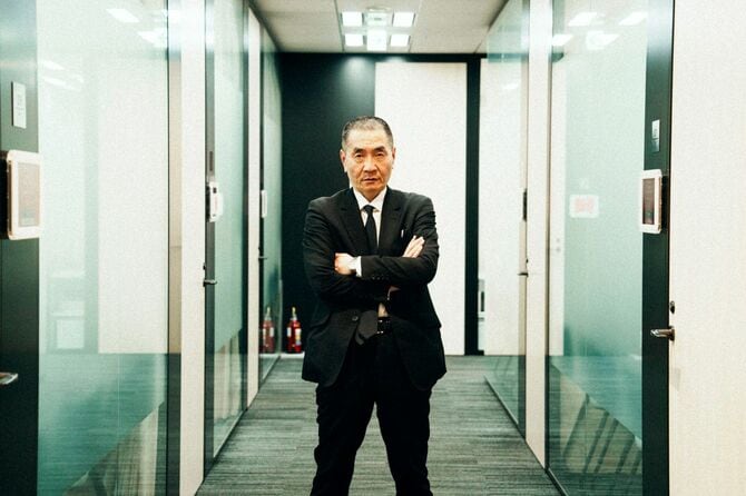 2024年春に保育士資格と幼稚園教諭免許を取得した、元事件記者の緒方健二さん