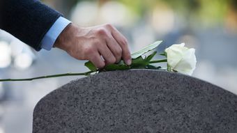 夫の実家の墓には入りたくない妻が｢墓じまい｣を焦るワケ