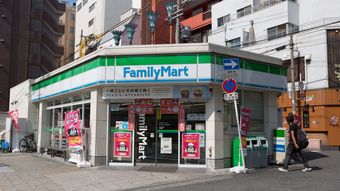 大戦争勃発! 絶好調のドラッグvs店舗数減のコンビニ…勝つのはどっちだ